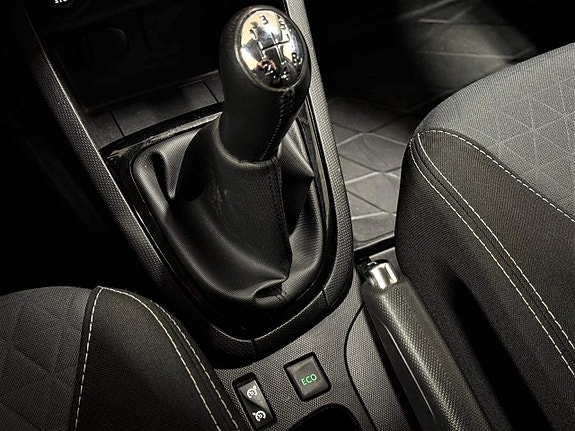 Renault Clio 18 of 26
