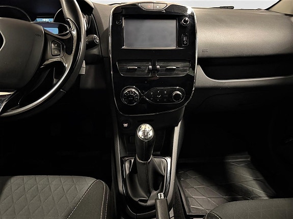 Renault Clio 15 of 26