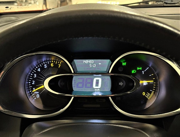Renault Clio 26 of 26