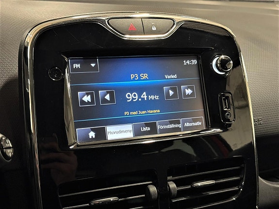 Renault Clio 23 of 26