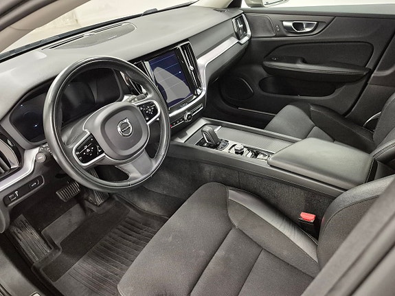 Volvo V60 2 of 9