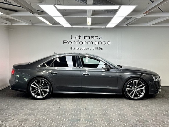 Audi S8 5 of 5