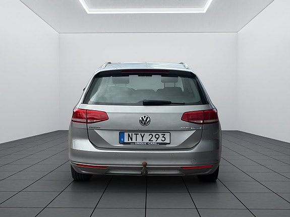 Volkswagen Passat 4 of 5