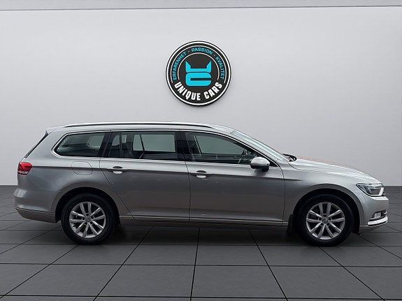 Volkswagen Passat 2 of 5