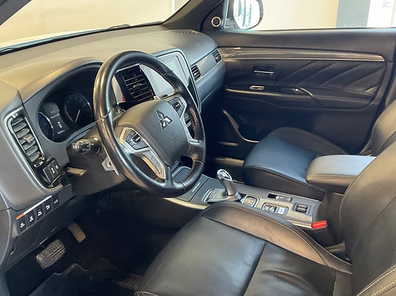 Mitsubishi Outlander 12 of 29