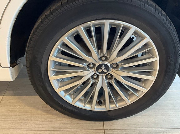 Mitsubishi Outlander 29 of 29