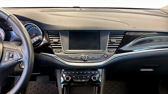 Opel Astra 12 of 12
