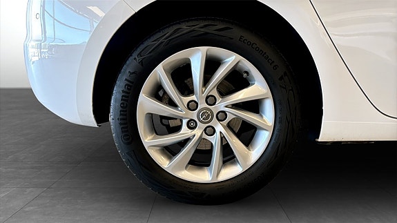 Opel Astra 9 of 12