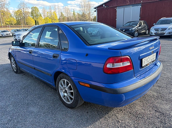 Volvo S40 3 of 5