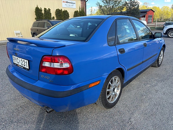 Volvo S40 2 of 5