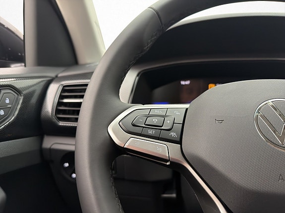Volkswagen T-Cross 12 of 26