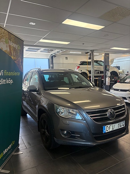Volkswagen Tiguan 4 of 16