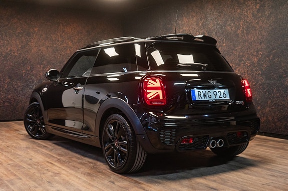 MINI Cooper S 5 of 5