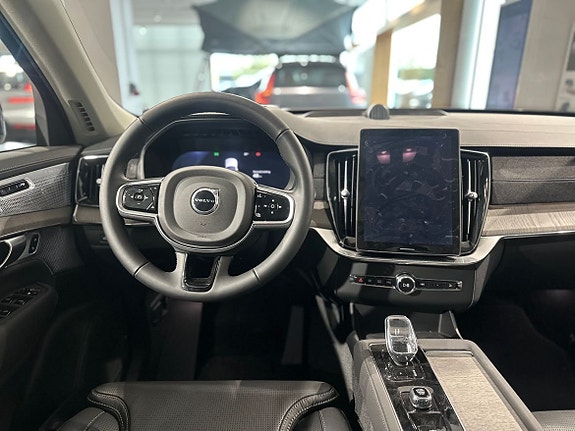 Volvo XC90 12 of 22