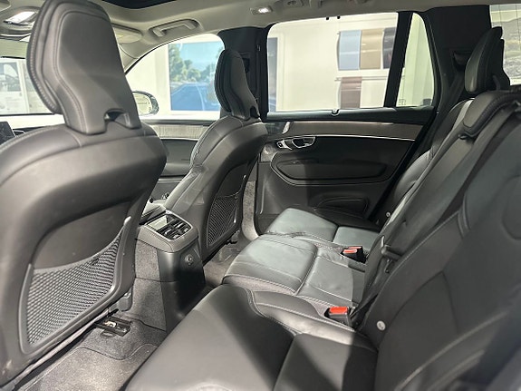 Volvo XC90 9 of 22