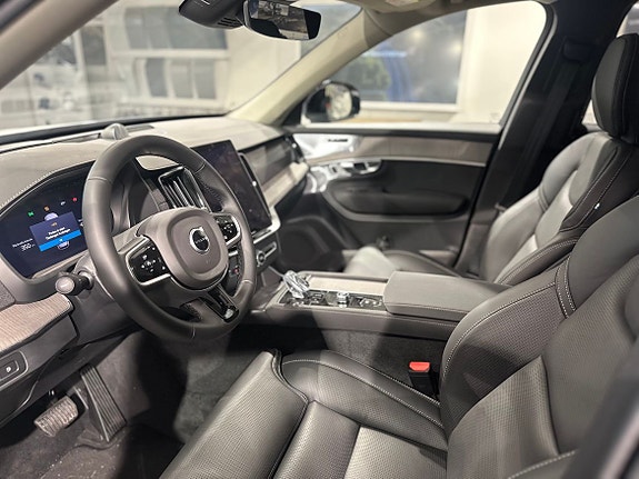 Volvo XC90 16 of 22