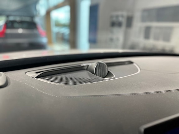 Volvo XC90 15 of 22