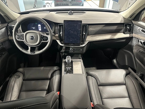 Volvo XC90 13 of 22