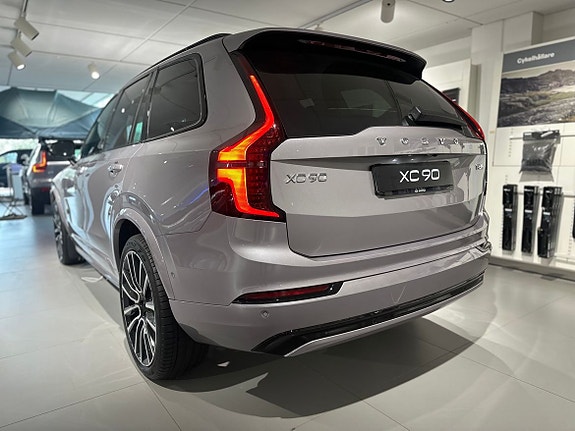 Volvo XC90 8 of 22
