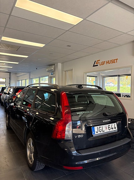 Volvo V50 2 of 7