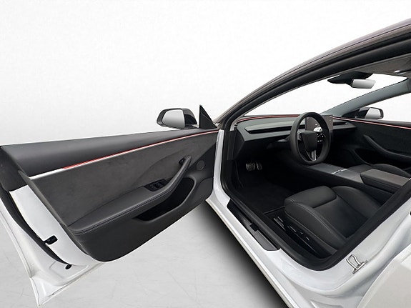Tesla Model 3 10 of 28