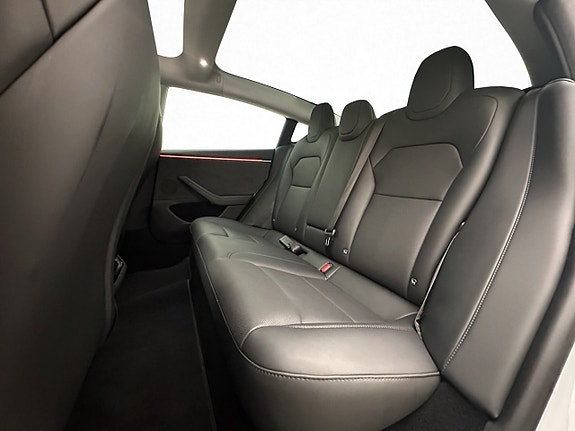 Tesla Model 3 21 of 28