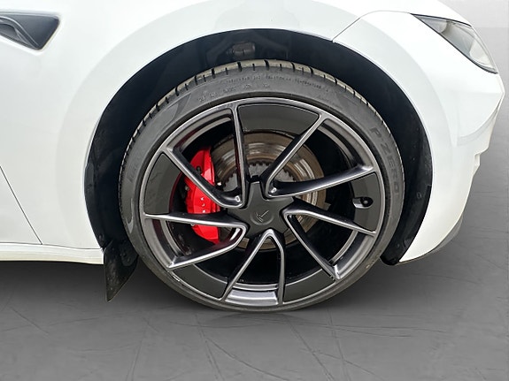 Tesla Model 3 28 of 28