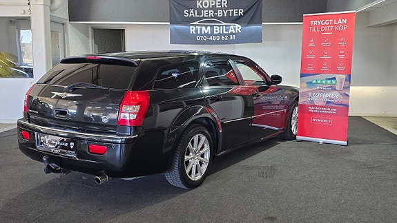 Chrysler 300C 4 of 5