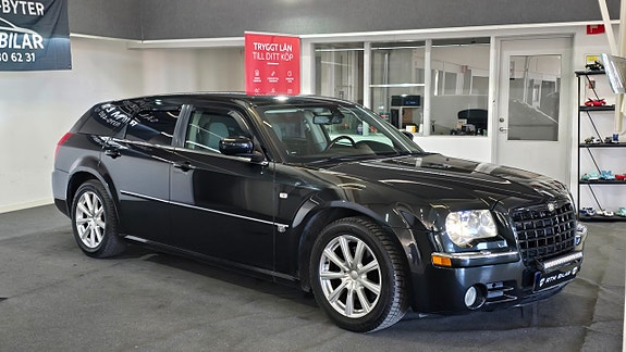 Chrysler 300C 3 of 5
