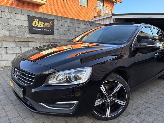 Volvo V60 2 of 30