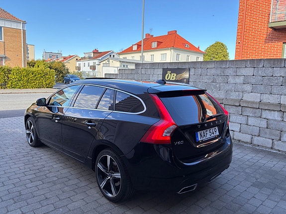 Volvo V60 9 of 30