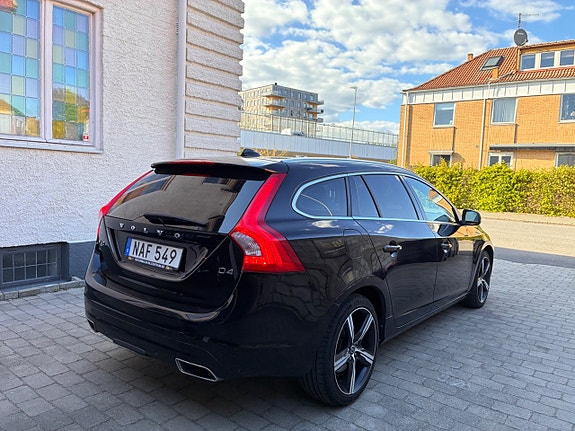 Volvo V60 11 of 30