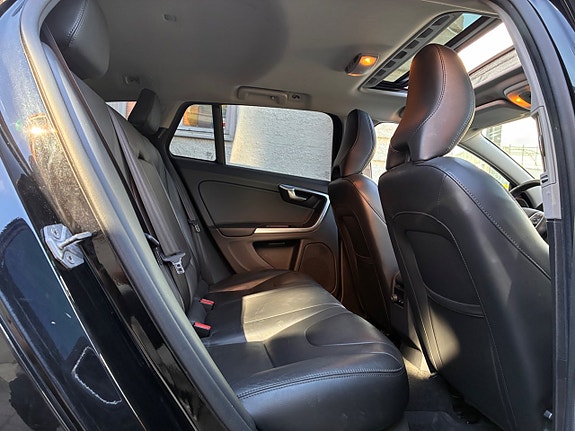 Volvo V60 27 of 30