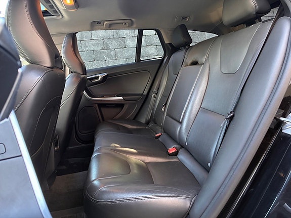 Volvo V60 28 of 30
