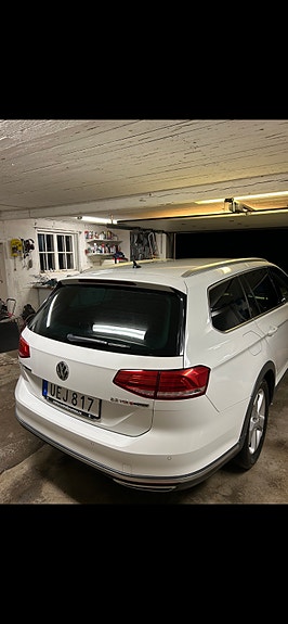 Volkswagen Passat Alltrack 4 of 5