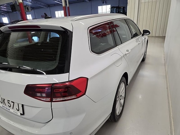 Volkswagen Passat 6 of 10