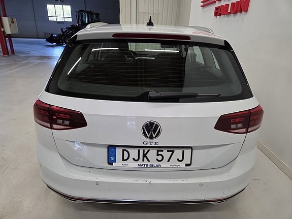 Volkswagen Passat 7 of 10