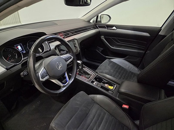 Volkswagen Passat 10 of 10