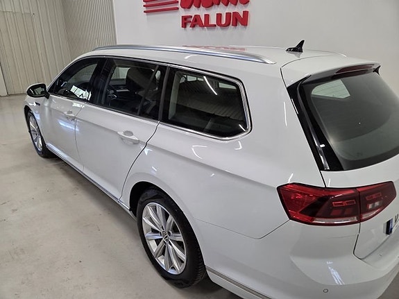 Volkswagen Passat 9 of 10