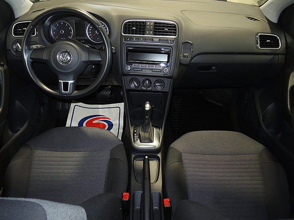 Volkswagen Polo 9 of 17