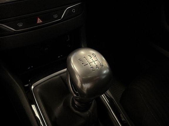 Peugeot 308 9 of 14