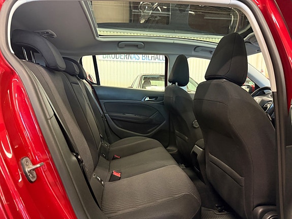 Peugeot 308 14 of 14