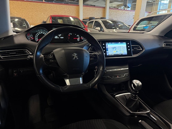 Peugeot 308 5 of 5