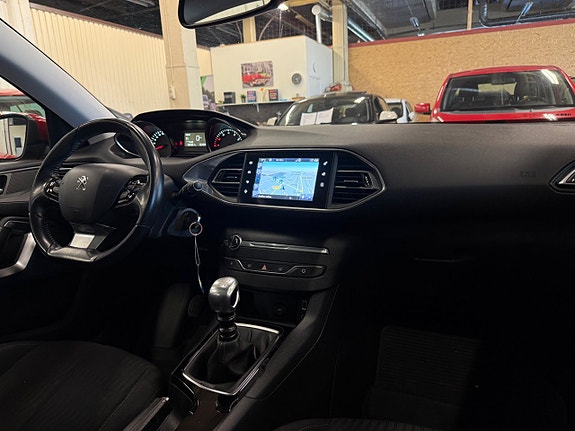 Peugeot 308 10 of 14