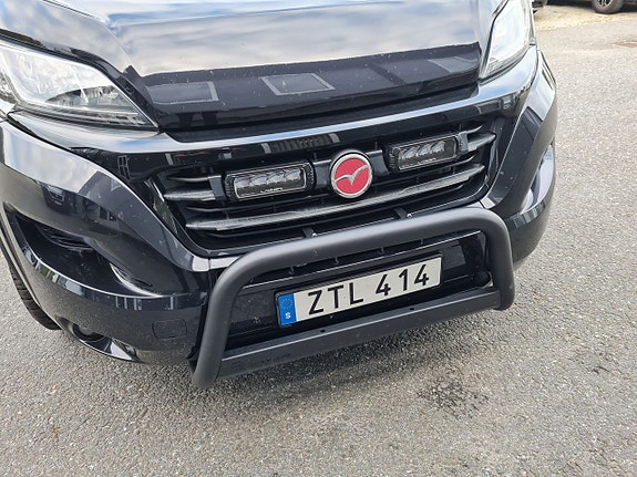 Pilote V 600 J 160 hk, automat, långbäddar, drag, HUD display 4 of 5