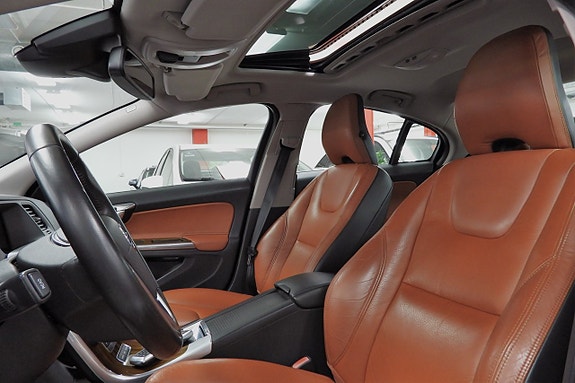 Volvo S60 12 of 29