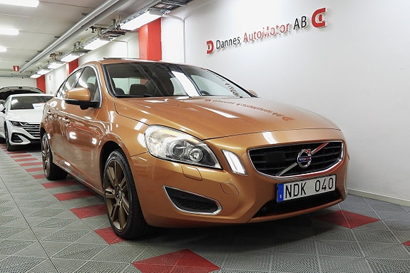 Volvo S60 4 of 29