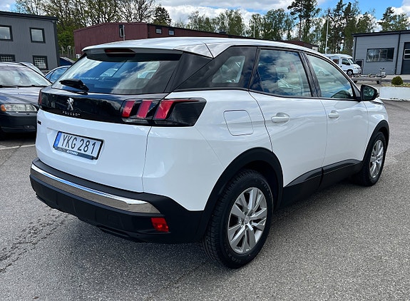 Peugeot 3008 3 of 5