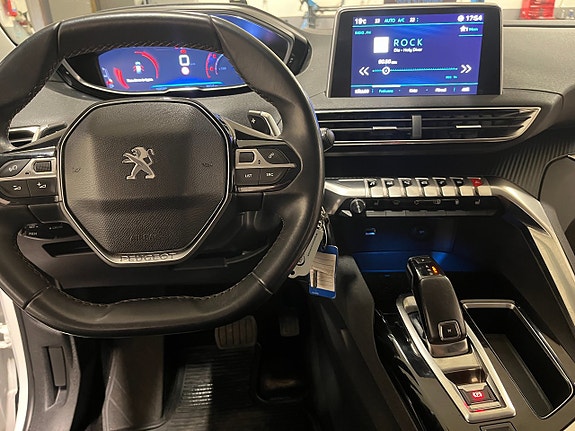 Peugeot 3008 7 of 9