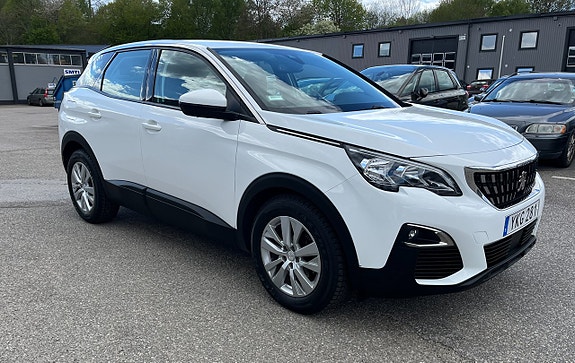 Peugeot 3008 2 of 5
